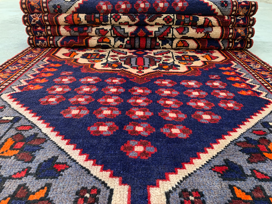 277 x 104 cm handgeknoopt Perzisch wollen loper - Marineblauw tribaal medaillonmotief met ivoorkleurige accenten - KBHM-868