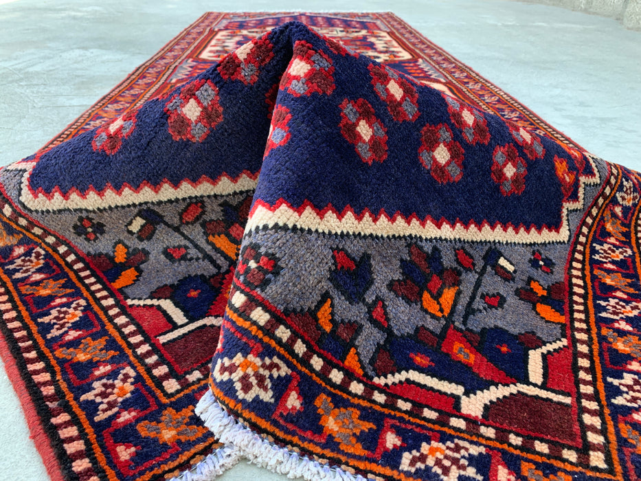 277 x 104 cm handgeknoopt Perzisch wollen loper - Marineblauw tribaal medaillonmotief met ivoorkleurige accenten - KBHM-868