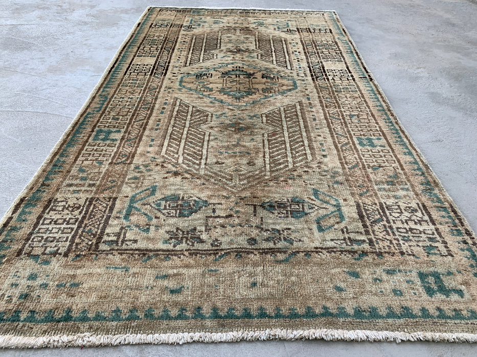 5'6 x 3'6 handgeknoopt Perzisch wollen tapijt - Beige vintage tribaal design met zachtblauwe accenten - KBHM-869