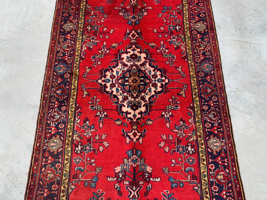 9'6 x 3'9 Handgeknoopt Perzisch wollen loper - Rood bloemenmedaillonontwerp met marineblauwe rand - KBHM-880