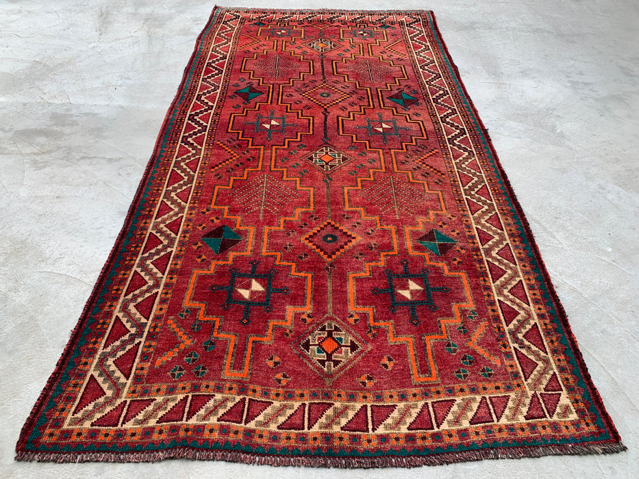 9'10 x 4'11 handgeknoopt Perzisch wollen tapijt - Rood geometrisch tribaal ontwerp met ivoorkleurige rand - KBHM-891