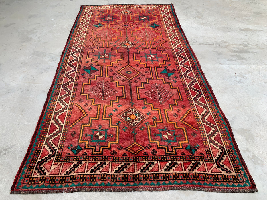 9'10 x 4'11 handgeknoopt Perzisch wollen tapijt - Rood geometrisch tribaal ontwerp met ivoorkleurige rand - KBHM-891
