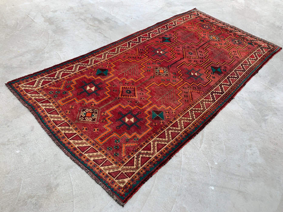 9'10 x 4'11 handgeknoopt Perzisch wollen tapijt - Rood geometrisch tribaal ontwerp met ivoorkleurige rand - KBHM-891