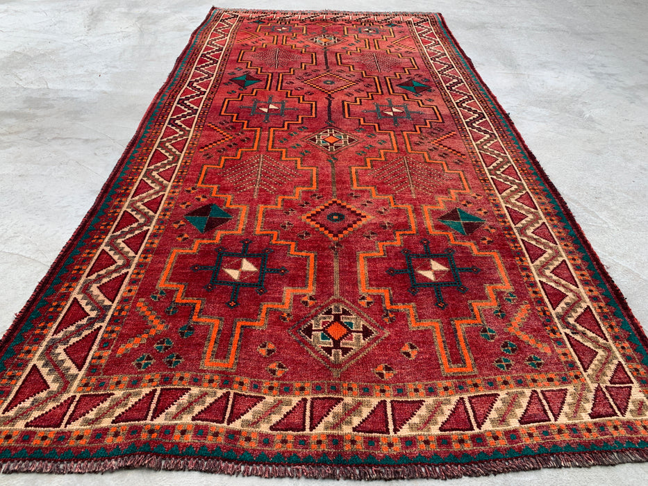 9'10 x 4'11 handgeknoopt Perzisch wollen tapijt - Rood geometrisch tribaal ontwerp met ivoorkleurige rand - KBHM-891