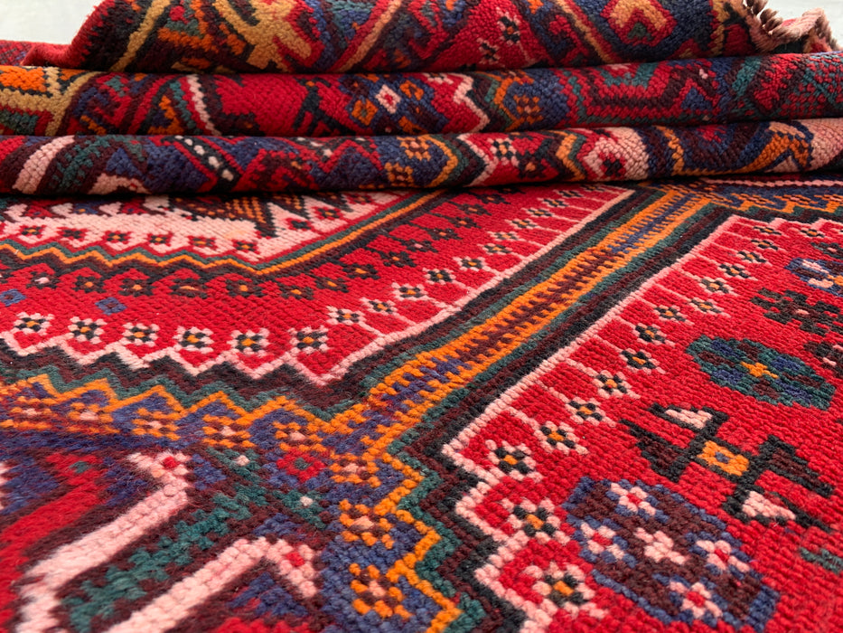 7'10 x 5'0 handgeknoopt Perzisch wollen vloerkleed - Rood tribaal geometrisch medaillonontwerp met blauwe accenten - KBHM-910