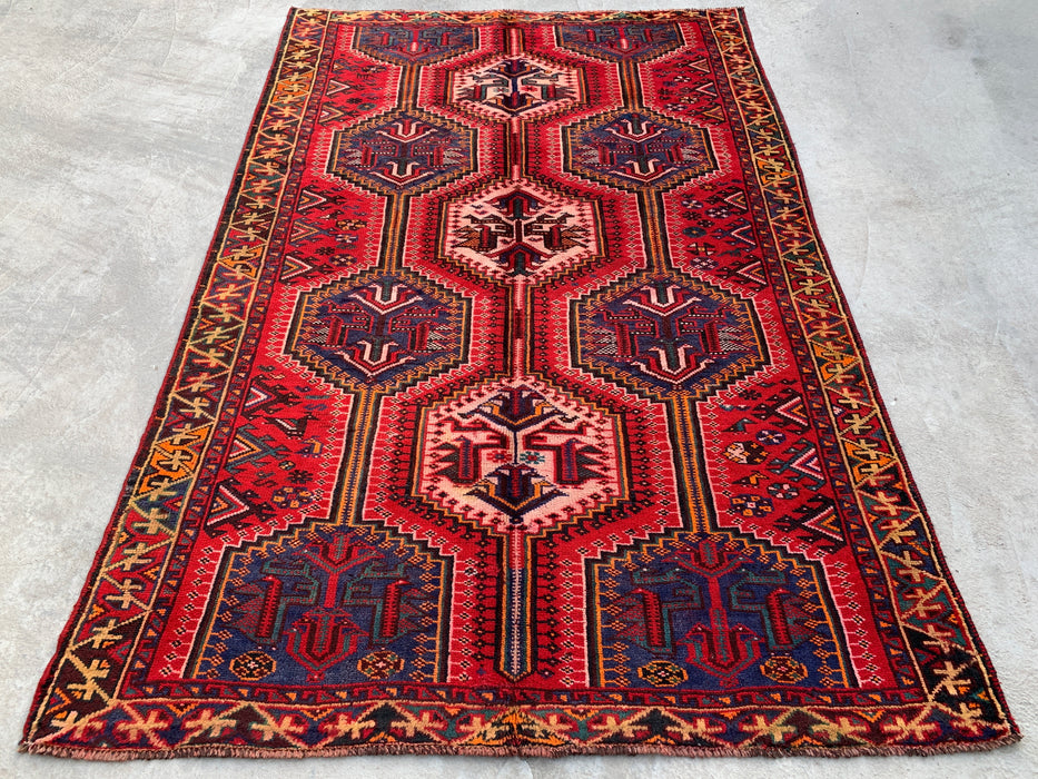 7'10 x 5'0 handgeknoopt Perzisch wollen vloerkleed - Rood tribaal geometrisch medaillonontwerp met blauwe accenten - KBHM-910
