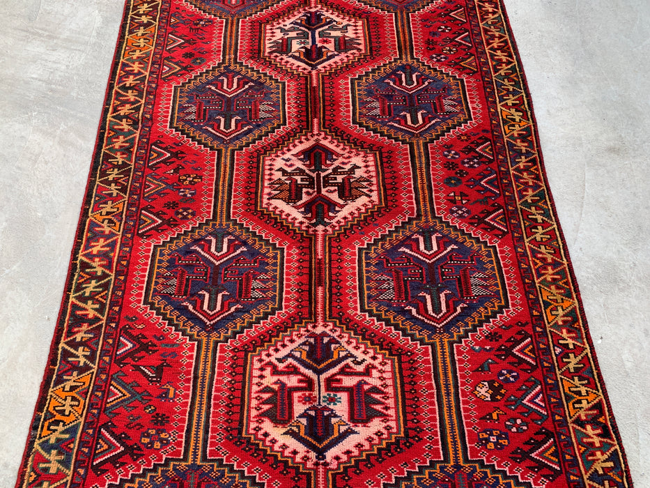 7'10 x 5'0 handgeknoopt Perzisch wollen vloerkleed - Rood tribaal geometrisch medaillonontwerp met blauwe accenten - KBHM-910