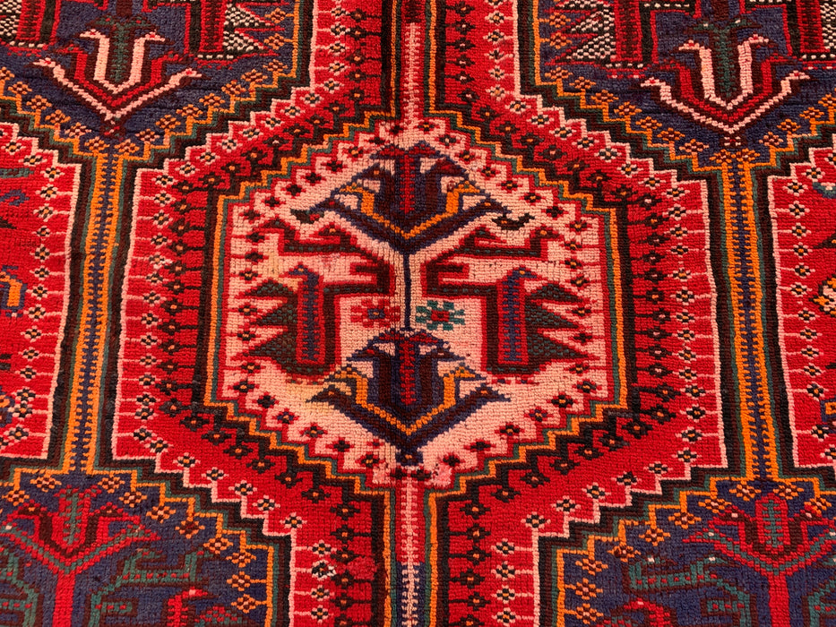 7'10 x 5'0 handgeknoopt Perzisch wollen vloerkleed - Rood tribaal geometrisch medaillonontwerp met blauwe accenten - KBHM-910