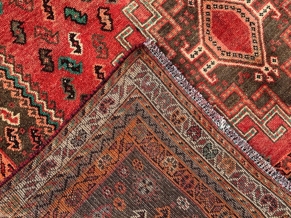 241 x 104 cm handgeknoopt Perzisch wollen loper - Rood tribaal medaillonontwerp met bruine accenten - KBHM-913