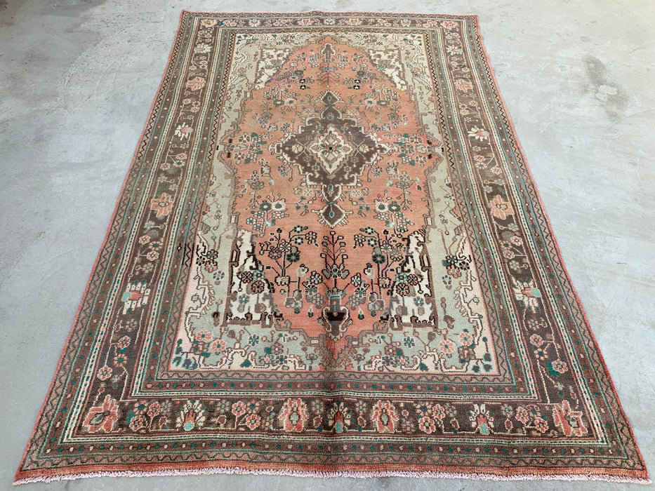Handgemaakt Perzisch wollen vloerkleed 7x10 - Vervaagd beige & perzik vintage bloemenmedaillon Perzisch stijl vloerkleed - Exacte maat 312 cm x 196 cm - KBHM-938