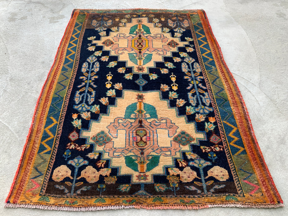 4'2 x 3'1 handgeknoopt Perzisch wollen tapijt - Marineblauw veld met ivoorkleurig geometrisch bloemendesign - KBHM-956