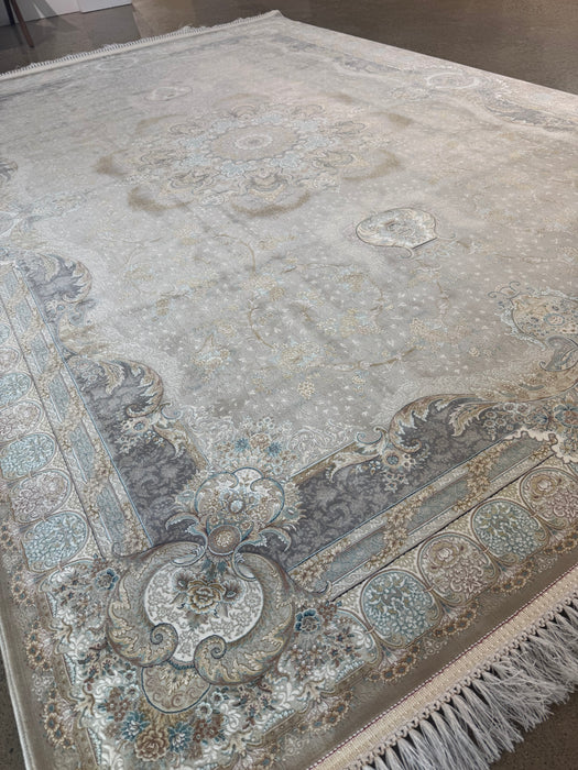 Luxe machinaal geweven Perzisch tapijt – Zilvergrijs / Zachtblauw medaillon – 215 x 305 cm