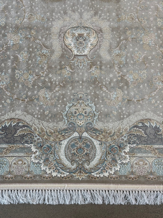 Luxe machinaal geweven Perzisch tapijt – Zilvergrijs / Zachtblauw medaillon – 215 x 305 cm