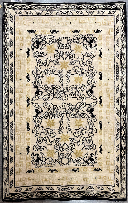 4'X5'10 Nepali Wool Area Rug