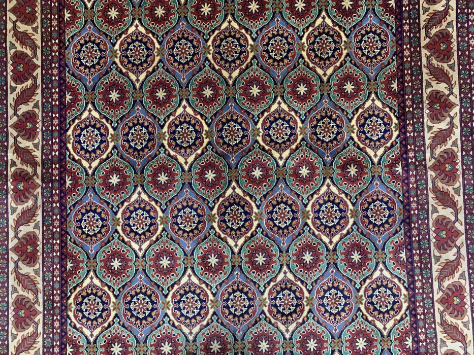 7' x 10' Tribal Hand Knotted 100% Wool Area rug