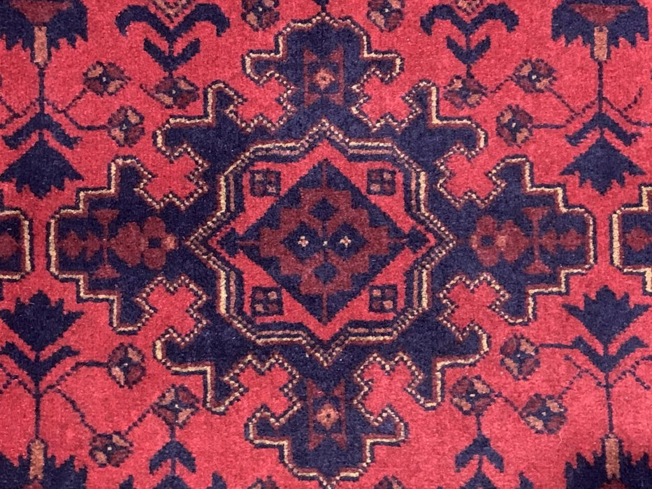 7' x 10' Tribal Hand Knotted 100% Wool Area rug