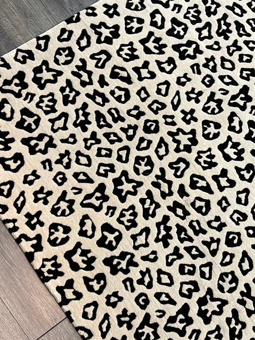 8'x10' Hand-Knotted Nepali Black/Ivory Area Rug – KB Rugs